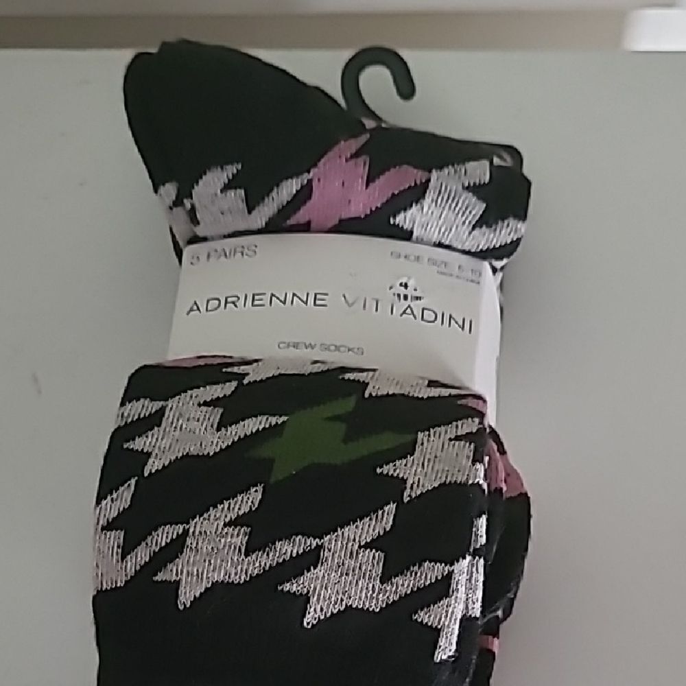Adrienne Vittadini Black and Pink Crew Socks